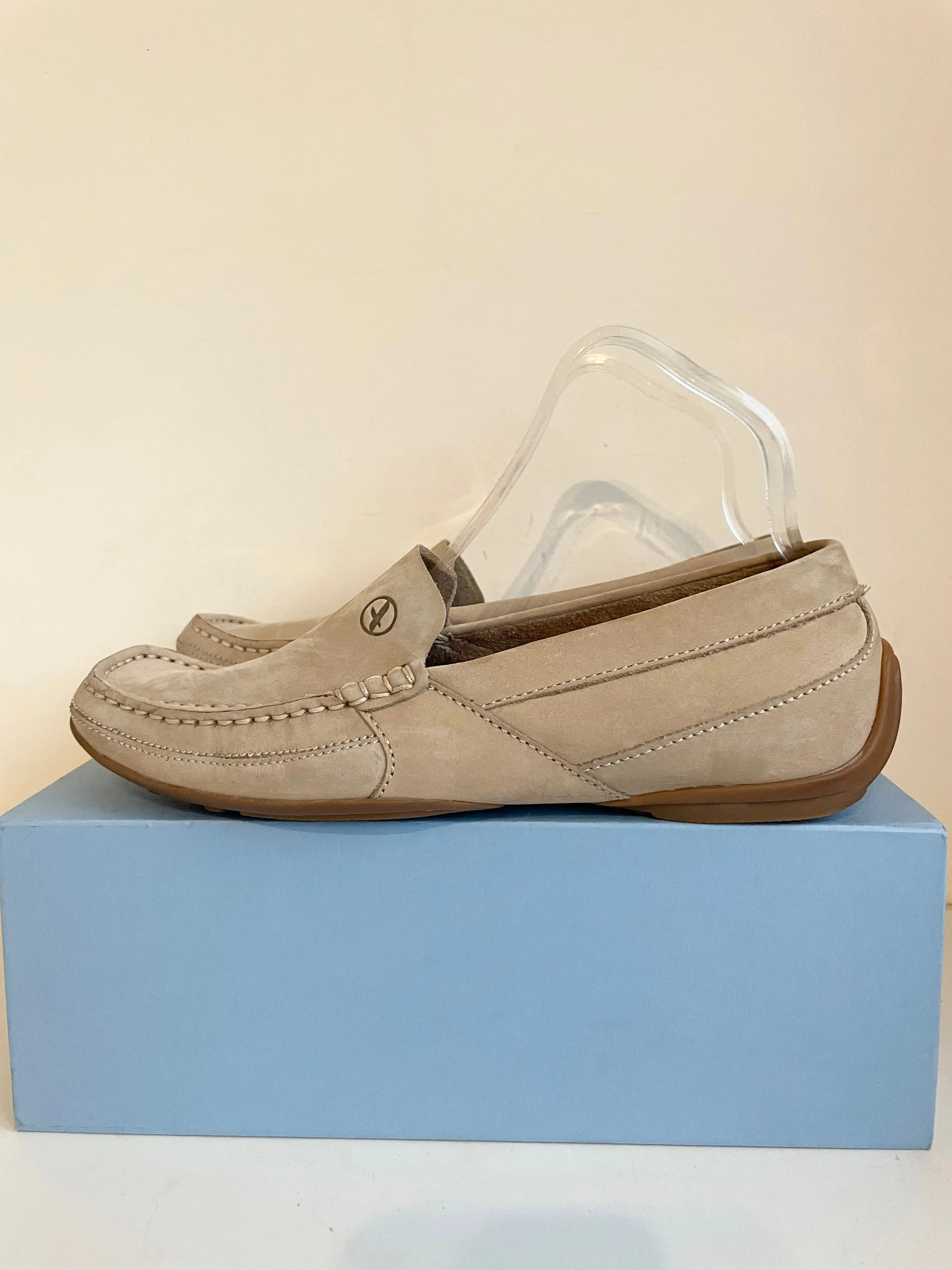 AIGLE BEIGE MOLESKIN LEATHER FLAT LOAFERS SIZE 7/40