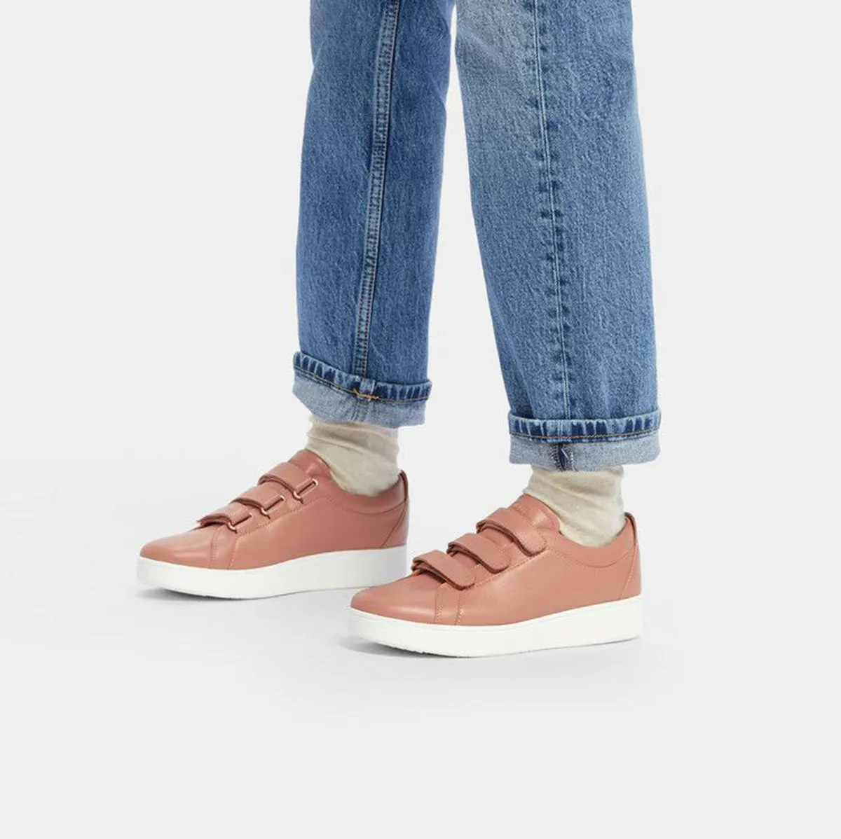 Fit-Flop Rally Quick Stick Leather Sneakers Beige  ראלי סניקרס בז פיט פלופ נעלי נשים