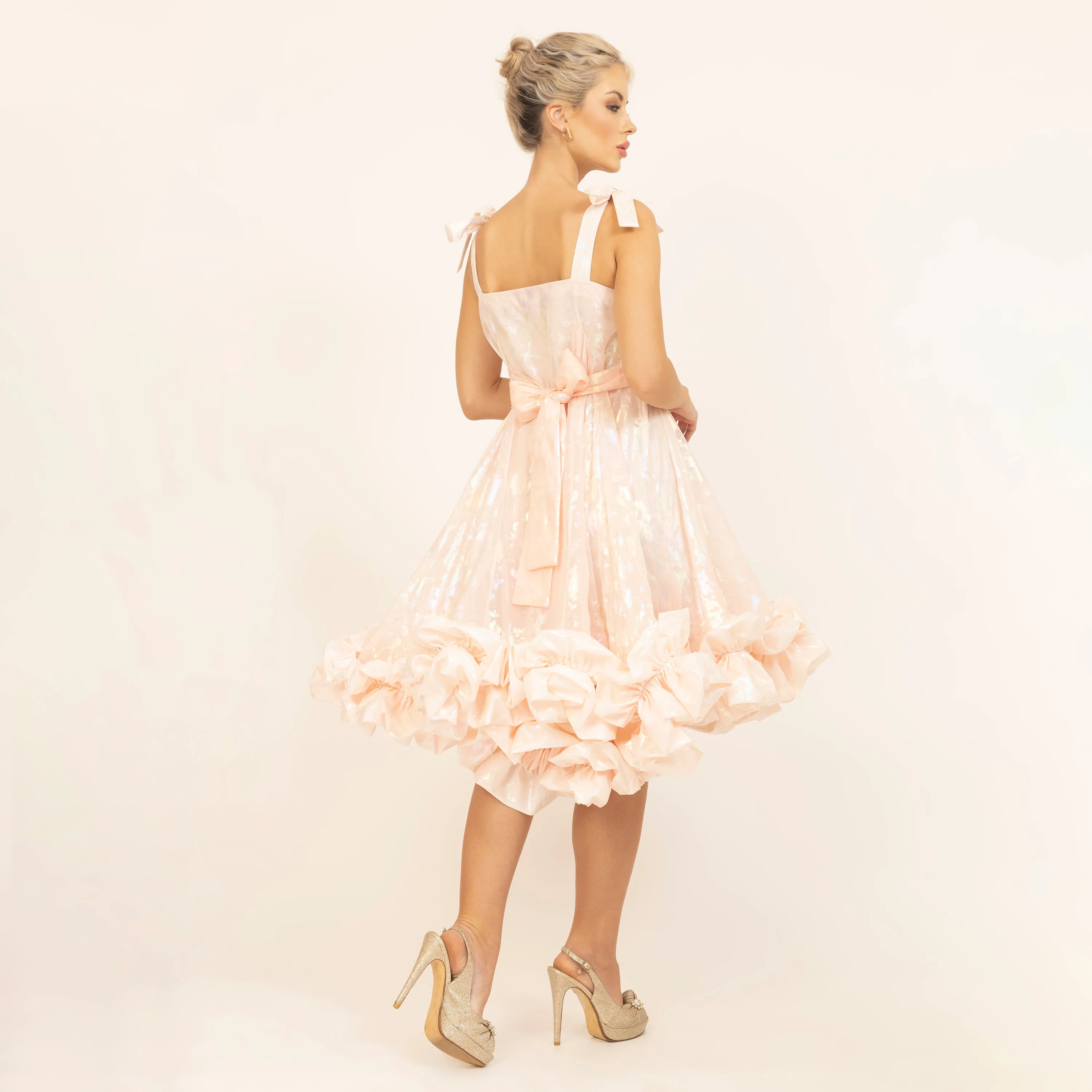 Light Pink Organza Holographic Without Sleeves Ruffle Dress