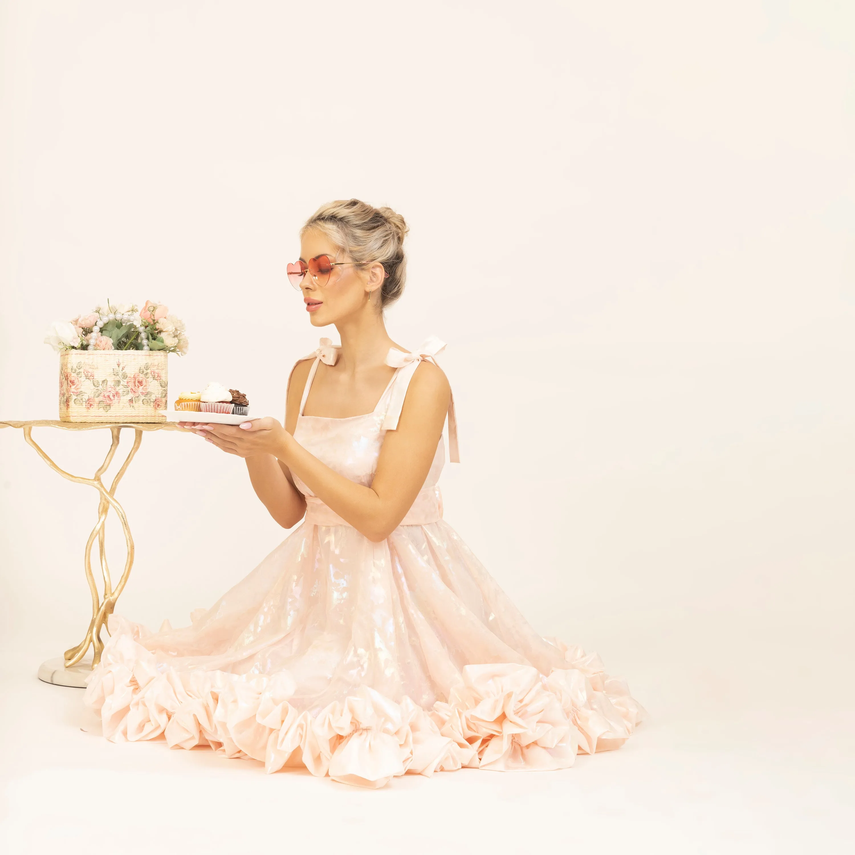 Light Pink Organza Holographic Without Sleeves Ruffle Dress